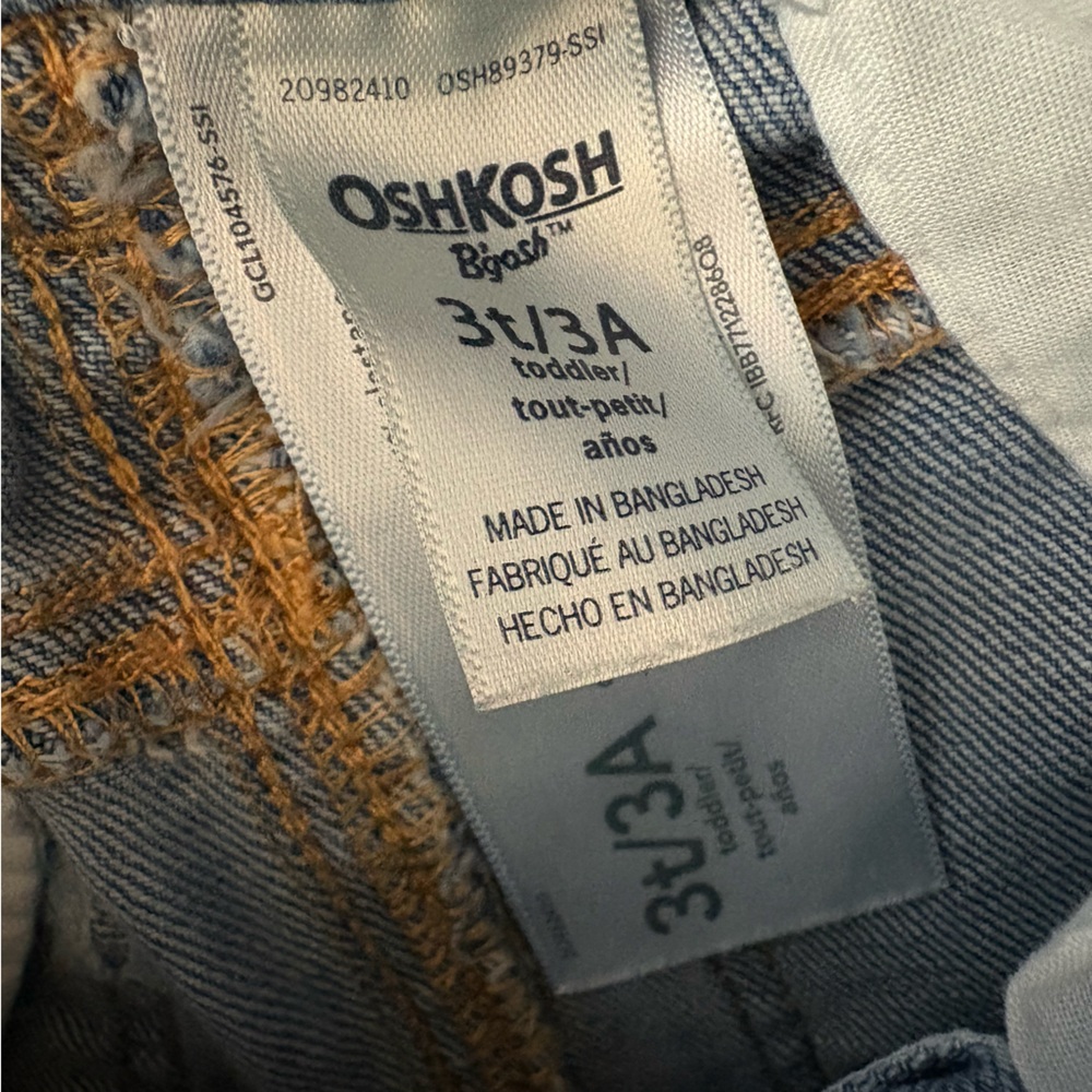 OshKosh B'gosh Light Blue Denim Shorts with Contrast Stitching - Picture 4 of 4